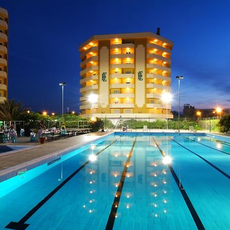 Grand Eurhotel Монтезільвано Екстер'єр фото